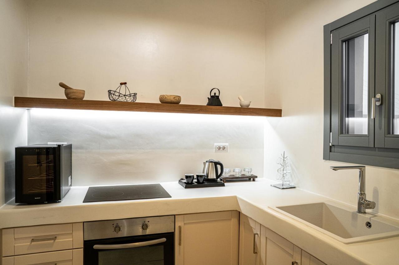 Terra E Lavoro Luxury Suite Exo Gonia Bagian luar foto